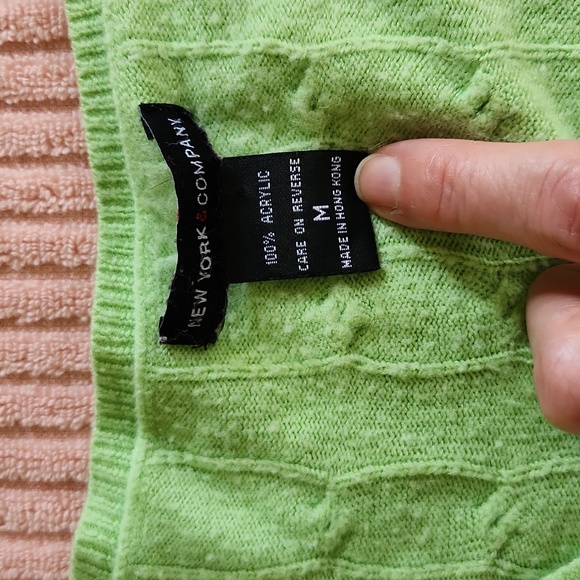 NY&Company soft lime sweater med - Picture 2 of 4
